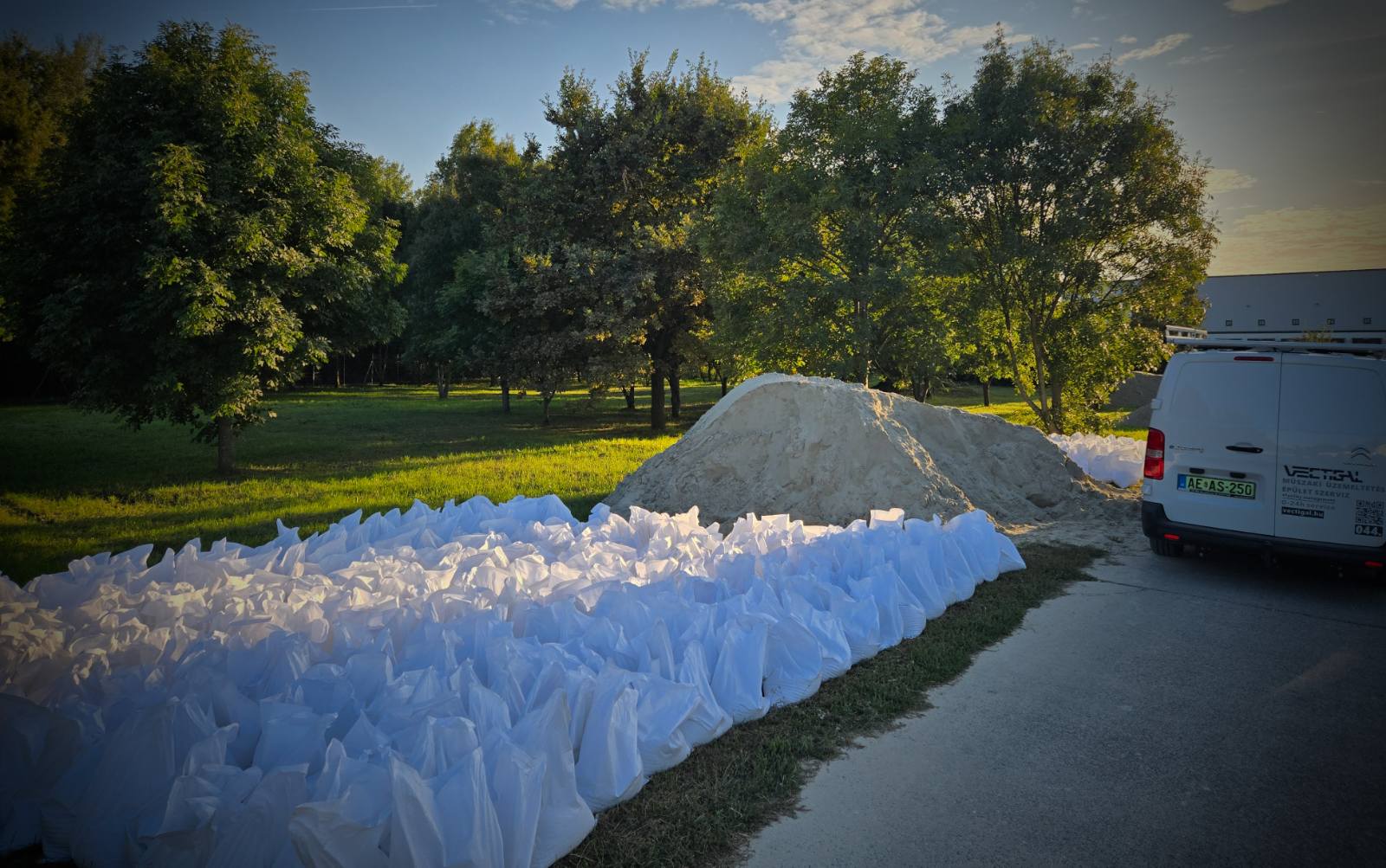 240920_18ora_prologis_harbor_park_8.jpg Flood defense in Prologis park