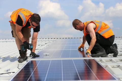 Projekt solarny w Pineham, UK