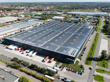 Napelemek egy Prologis épületen, Belgium