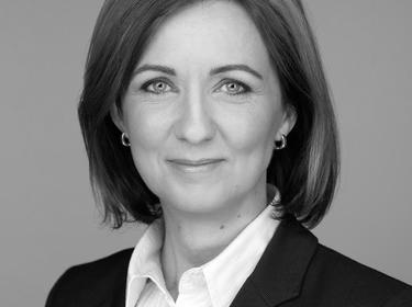 Dr. Szilvia Andrelli Dr. Szilvia Andrelli